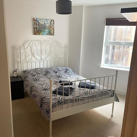Entire Town Centre 2 Bedroom Apartment Very Close To Beach Bournemouth Dış mekan fotoğraf