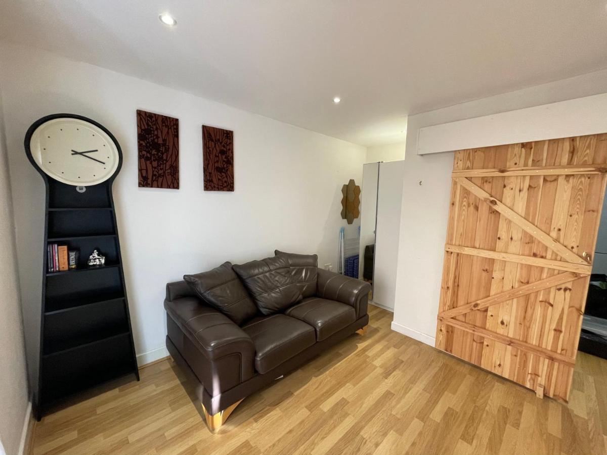 Entire Town Centre 2 Bedroom Apartment Very Close To Beach Bournemouth Dış mekan fotoğraf